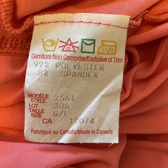 Woman’s Top - Picture 4 of 4